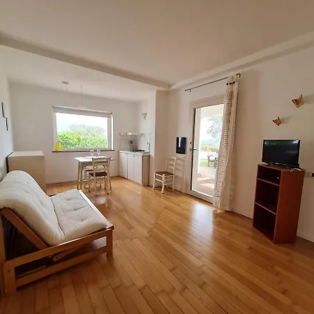 Holiday Homes *