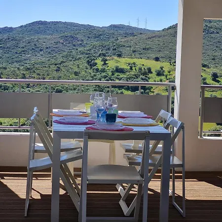 Holiday Homes *